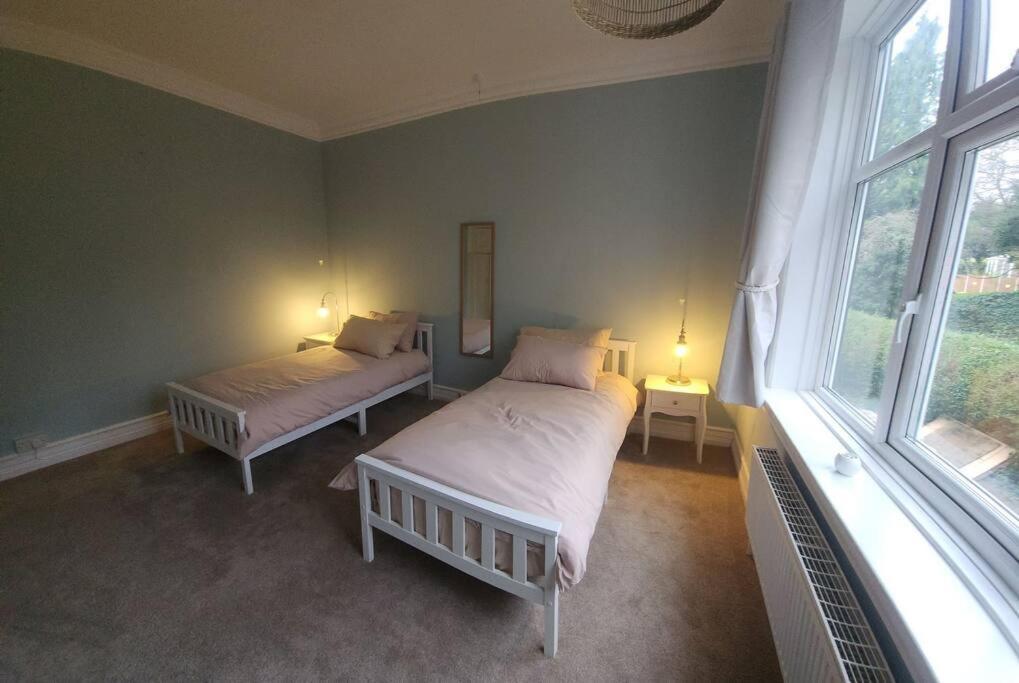 Spacious Guest Flat Near Roundhay Park Leeds  Exterior foto